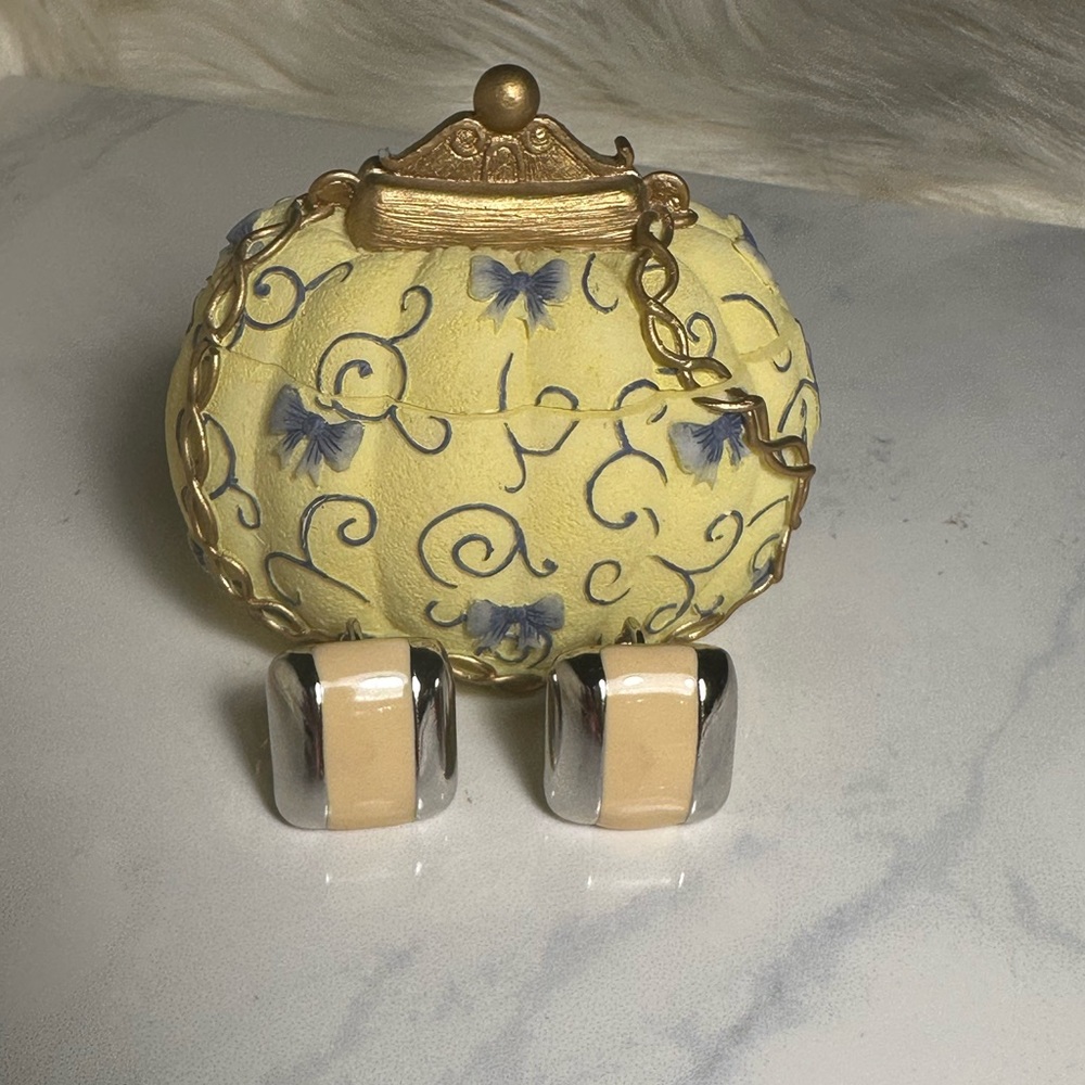 Vintage Avon City Sleek Square Enamel Stripe Clip On Earrings Cream Silver